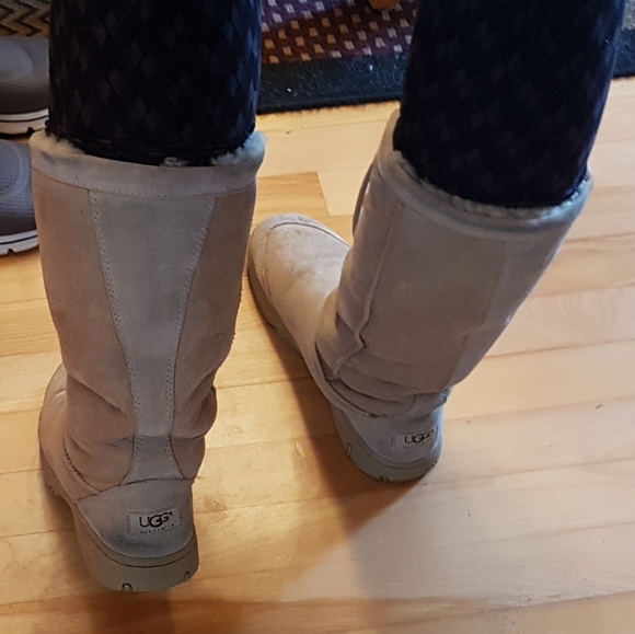 Ugg boots - Picture 8 of 16